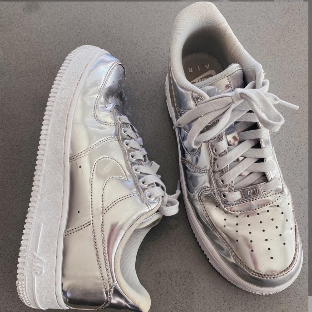 Nike Metallic Sneakers